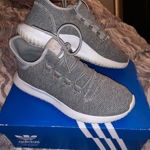 Adidas tubular shadow